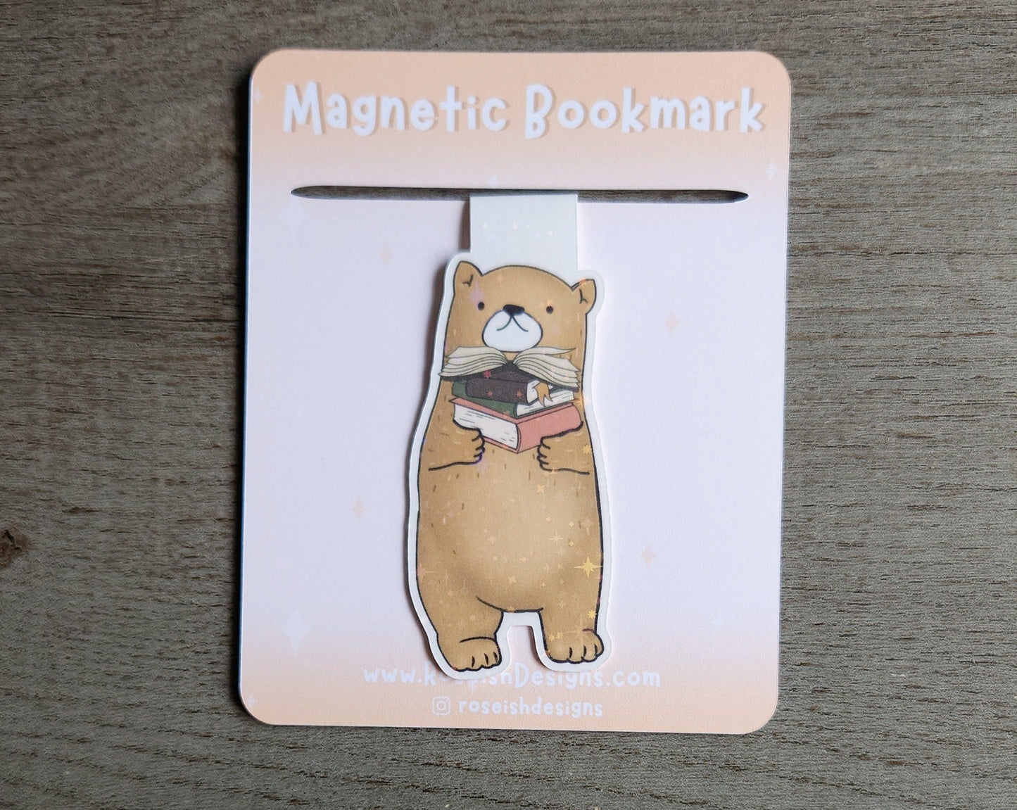 Cute bear magnetic bookmark, book lover gift, bear with books, bookish, cute bookmark magnet, book accessories