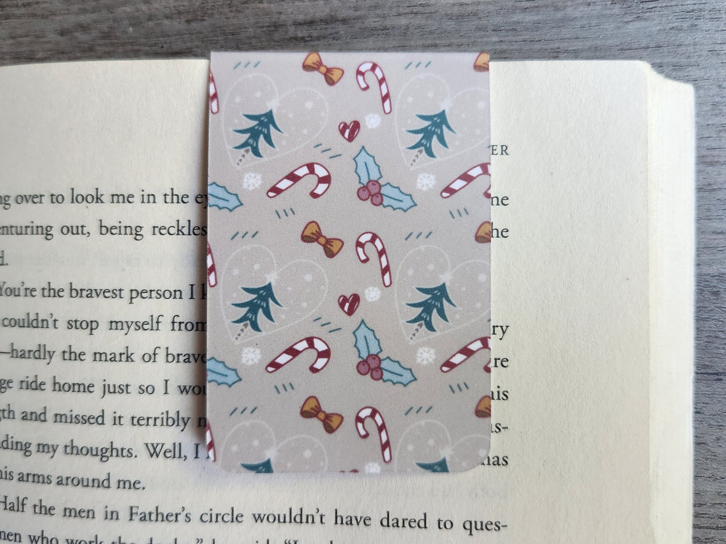Cute Christmas magnetic bookmark, book lover gift, reading, bookish, holidays bookmark magnet, book accessories, winter, stocking stuffer