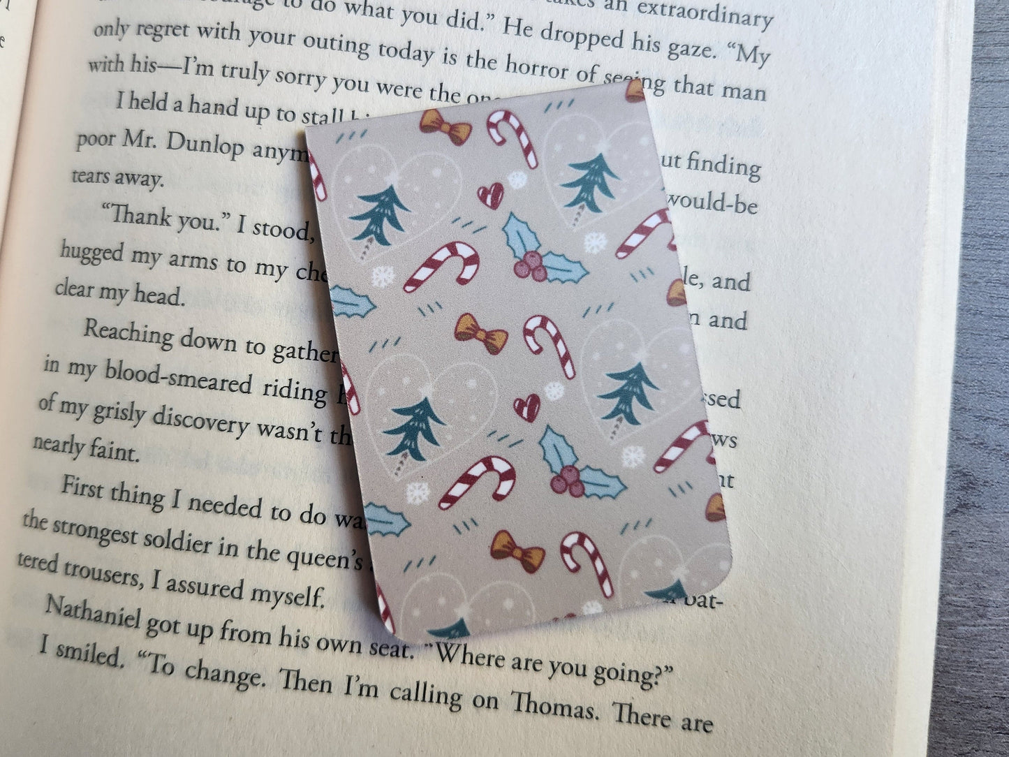 Cute Christmas magnetic bookmark, book lover gift, reading, bookish, holidays bookmark magnet, book accessories, winter, stocking stuffer