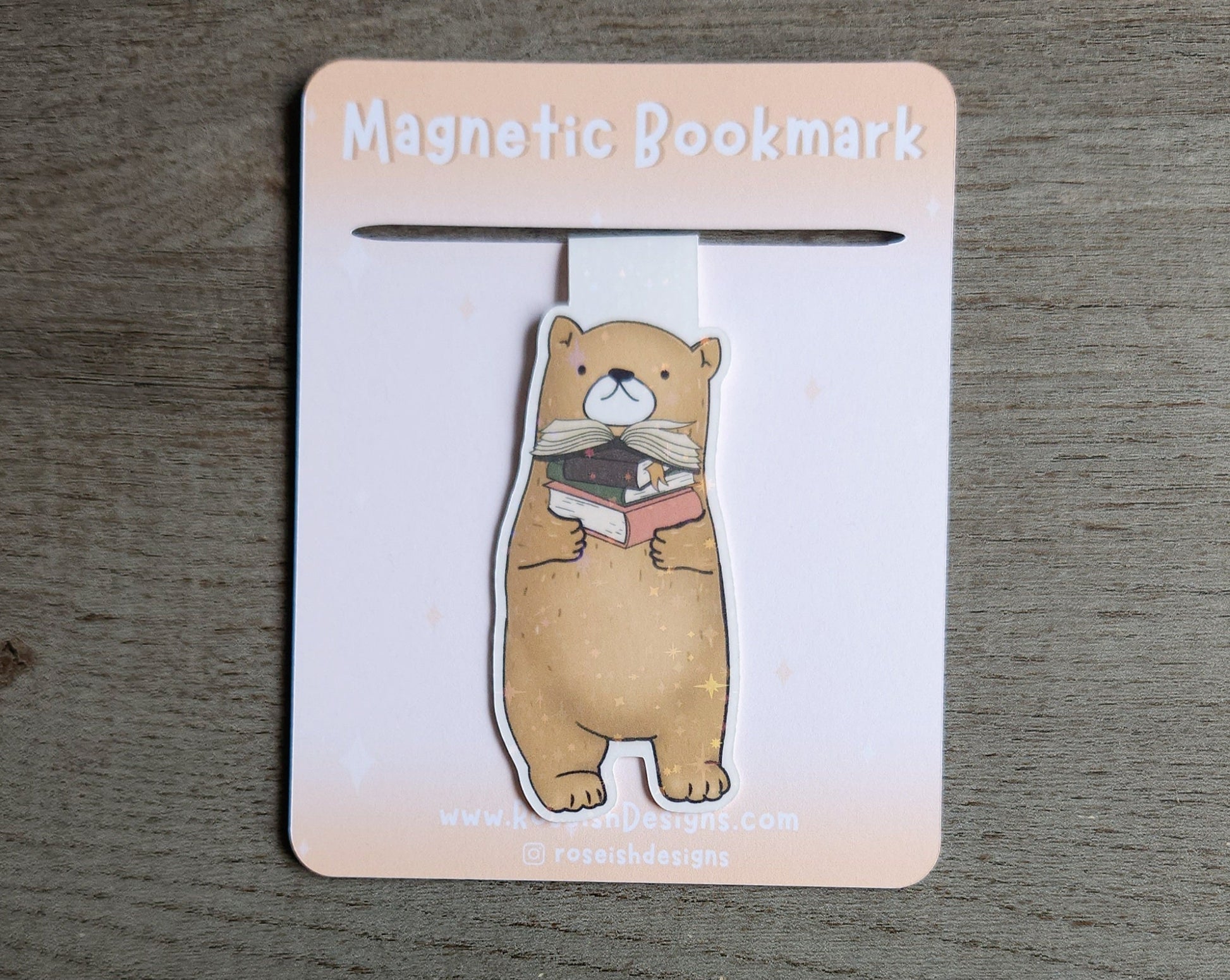 Cute bear magnetic bookmark, book lover gift, bear with books, bookish, cute bookmark magnet, book accessories