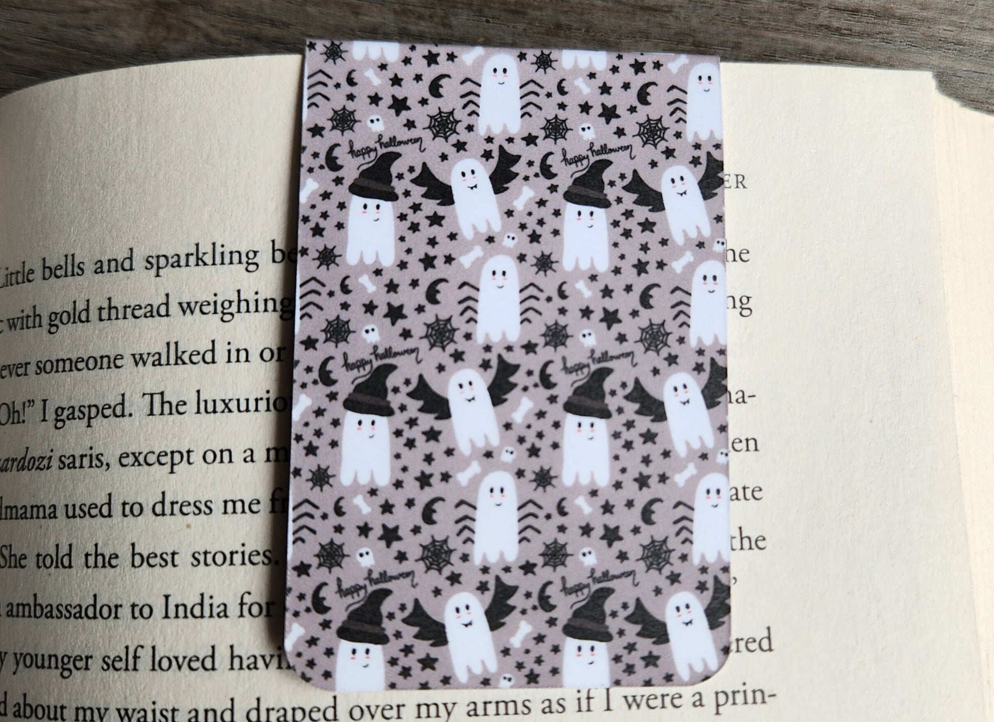 Cute Halloween magnetic bookmark, book lover gift, reading, bookish, spooky bookmark magnet, book accessories, ghost bookmark