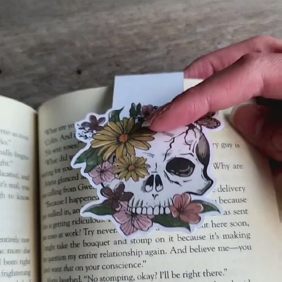Floral skull magnetic bookmark, book lover gift, goth, bookish, cute bookmark magnet, book accessories